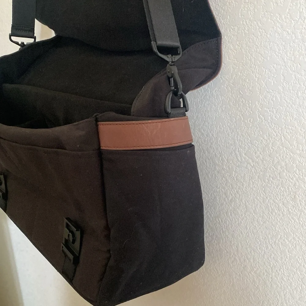 Meta brown black